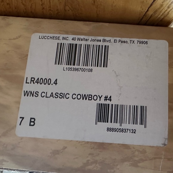 RARE Lucchese Women’s Black Patent Leather Cowboy Boots with Silver Stitching 7 - Picture 7 of 9